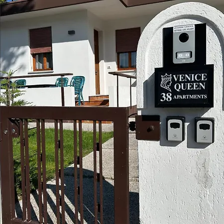 Venice Queen Apartments Cavallino-Treporti Exterior foto